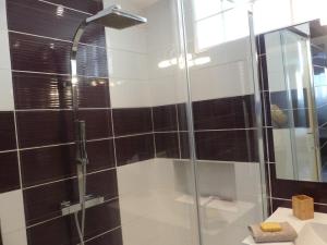 Appartements bright modern, near center and 10 min from beaches : photos des chambres