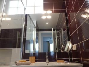 Appartements bright modern, near center and 10 min from beaches : photos des chambres