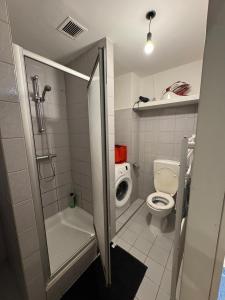 Comfy 1-Bedroom Apartment, 10 Min to Westbahnhof