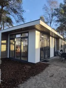 Boshuis Het Groene Hert met Hottub - هيليندورن