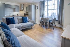 Skokholm Apartment - 3 Bedroom Apartment - Tenby