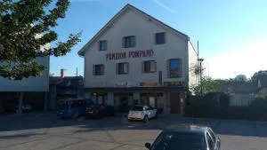 Penzion POMPANO - 赫洛霍韦茨