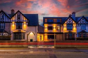 Modern Amenities and Luxury Finishes