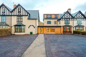 Modern Amenities and Luxury Finishes