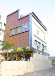 Mani Residency and AC Convention hall - Pāmalparti