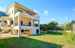 3 Bedroom Nice Home In Xylokastro - Ано-Трикала