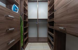 Apartment on Akhmatovoyi 3218