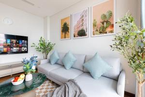 Two-Bedroom Deluxe Apartment with Garden View