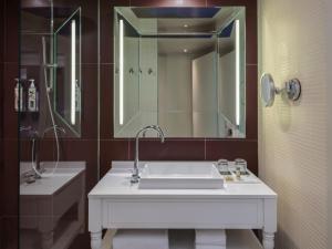 Hotels Renaissance Paris Hippodrome de St. Cloud Hotel : photos des chambres