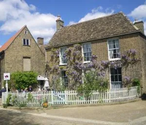Peacocks Tearoom and Fine B&B - Littleport