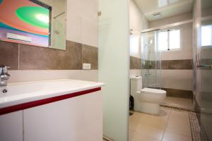 Phòng Giường Đôi Nhìn Ra Núi (Double Room with Mountain View)