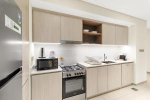 FIRST CLASS 2BR Refreshing Creek View
