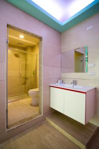 Phòng Deluxe Giường Đôi Với Ban Công và Tầm Nhìn Ra Biển (Deluxe Double Room with Balcony and Sea View)