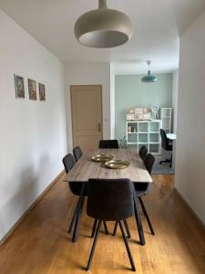 Appartements Beau duplex proche centre : photos des chambres