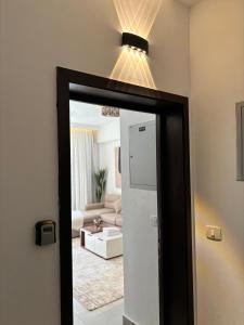 2BR Modern & Comfy Apartment in luxury neighbourhood