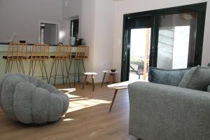 Katakolo 2 Bedroom Apartment by MPS