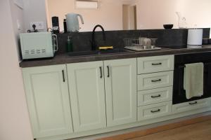 Katakolo 2 Bedroom Apartment by MPS