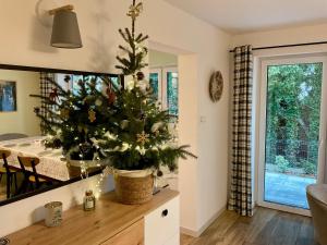 Domek Koziołek przy szlaku, Szyndzielnia, Klimczok, Szczyrk, Bania