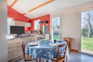 Maisons de vacances Petite maison a la campagne : photos des chambres