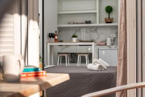 Avouris 2 Bedroom Apartment & Studios