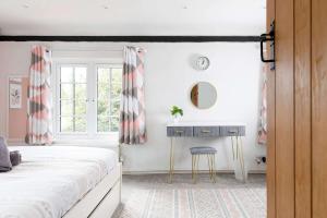 Tranquil Luxe in Country Cottage