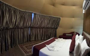 HOlIDAY LUXURY WADI RUM