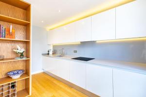 GuestReady - Vibrant and retro at République