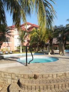 Apartamento con vistas a la piscina en Buganvillas