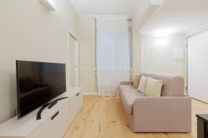 Primaticcio M1 Modern and Bright Apartment