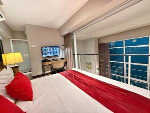 Seaview Seafront Duplex in Town with WiFi & Full Kitchen 10