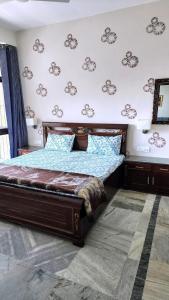 Casa Doon Vista - 2 BHK Doon Valley View Home, near Mall Road