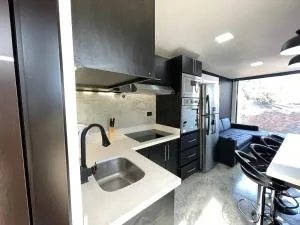 Container house with patio - Laurel Galán