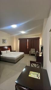 Studio Apartment room in OYO 137 Clifton International Hotel