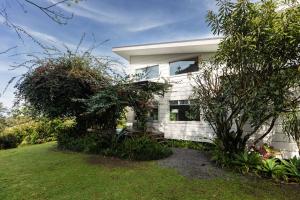 Refugio Monteverde house, privacy & ocean view!