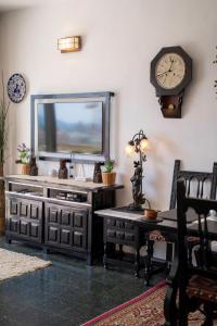 Sun-Drenched, Sea-View Apartment with Giant Patio!