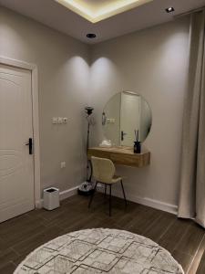 Sophisticated Malqa 1BR APT - Side Entrance