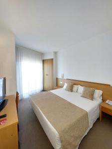 Double or Twin Room (1 Adult) room in Hcc Montsia