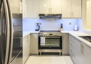 DreamShoma -2BR Deluxe Downtown Skyview