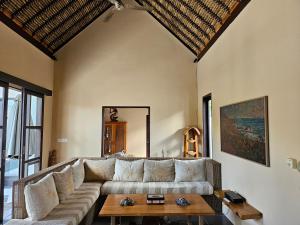 Villa Leon - Ungasan, Private Sauna, Hot Tub, BBQ & Breakfast, 3BR Oasis