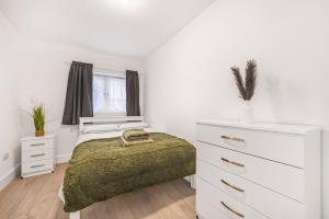 Cosy Home In London - 4 Sleeper