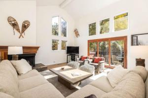 Wasatch Mtn. Basecamp Retreat - Private Hot Tub