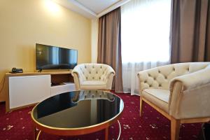 Junior Suite room in Hotel Ternopil
