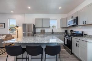 The Barber Suite-Near Downtown 35 Mins to Skiing