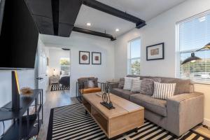 The Barber Suite-Near Downtown 35 Mins to Skiing