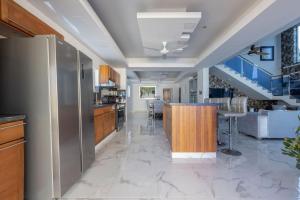 Luxurious Home with Pool