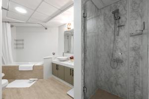 Spacious 2BR with Pool & Private Beach Access