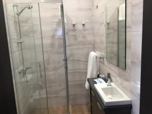 Apartment with Lake View room in La Casa Hotel