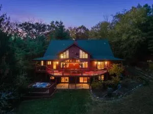 Secluded Lakehouse Retreat with Boat Pier - Antioch