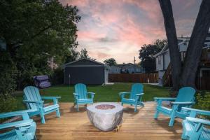 Harbor Clubhouse 3Bed 3.5Bath Modern Waterfront with Fireplace