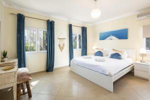 Villa at walking distance from center and beach!